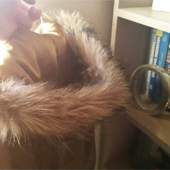 Helly Hansen fur lined hooded coat. Small - Picture 3 of 7